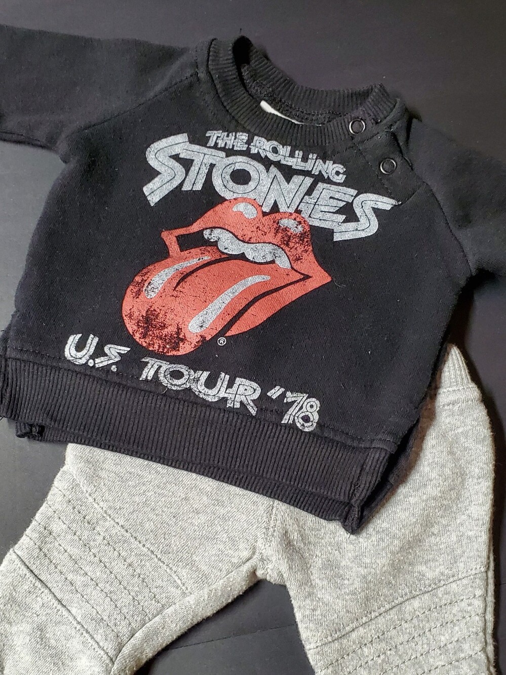 The Rolling Stones 2-Piece Outfit Set (Newborn) Adorable 2-piece